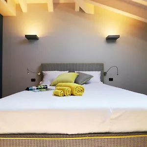 Castelli Delux Apartment